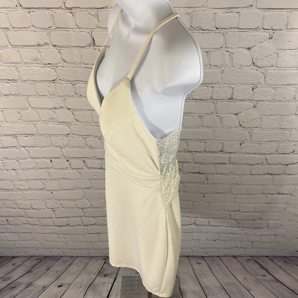 City Triangles White Lace Back V-Neck Party Dress - Picture 3 of 9